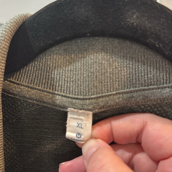 Lululemon Men’s Gray Polo Shirt in size XL - Picture 5 of 5